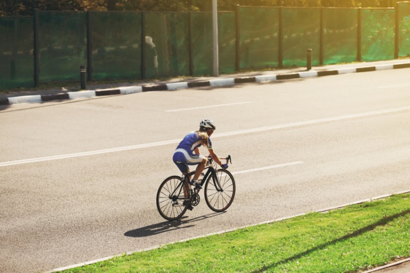 Cómo adelantar a un ciclista correctamente